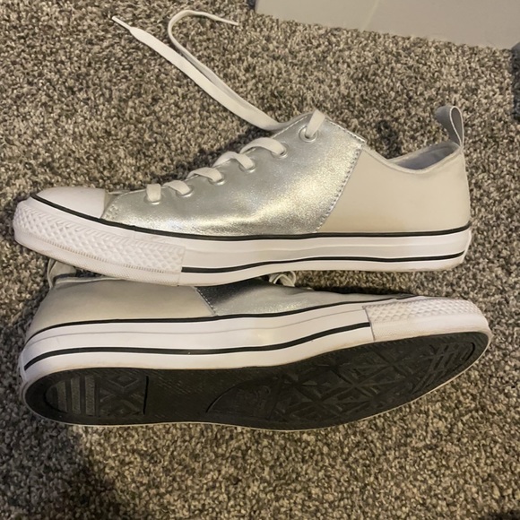 Converse all star low shiny silver and white. Size 10 - Picture 6 of 6